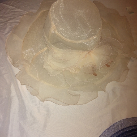 Woman Hat - Picture 3 of 3